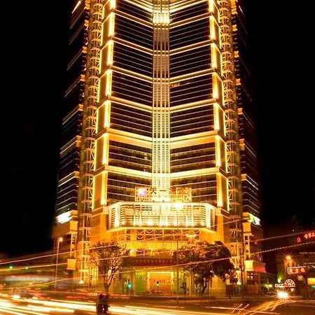 Skyline Plaza Hotel Гуанджоу Екстериор снимка