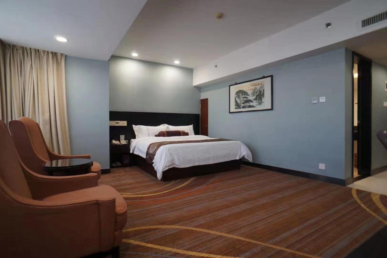 Skyline Plaza Hotel Гуанджоу Екстериор снимка