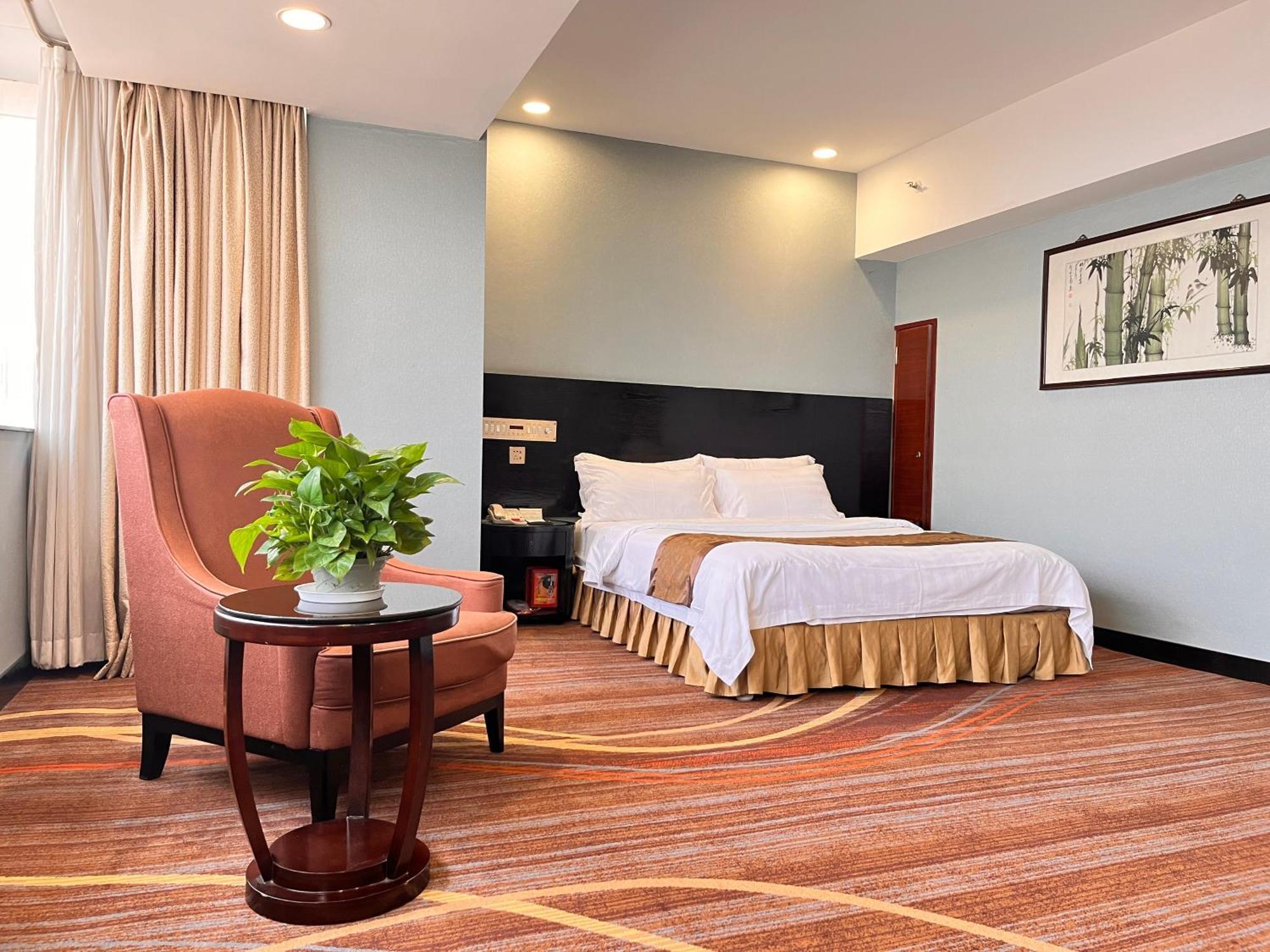 Skyline Plaza Hotel Гуанджоу Екстериор снимка