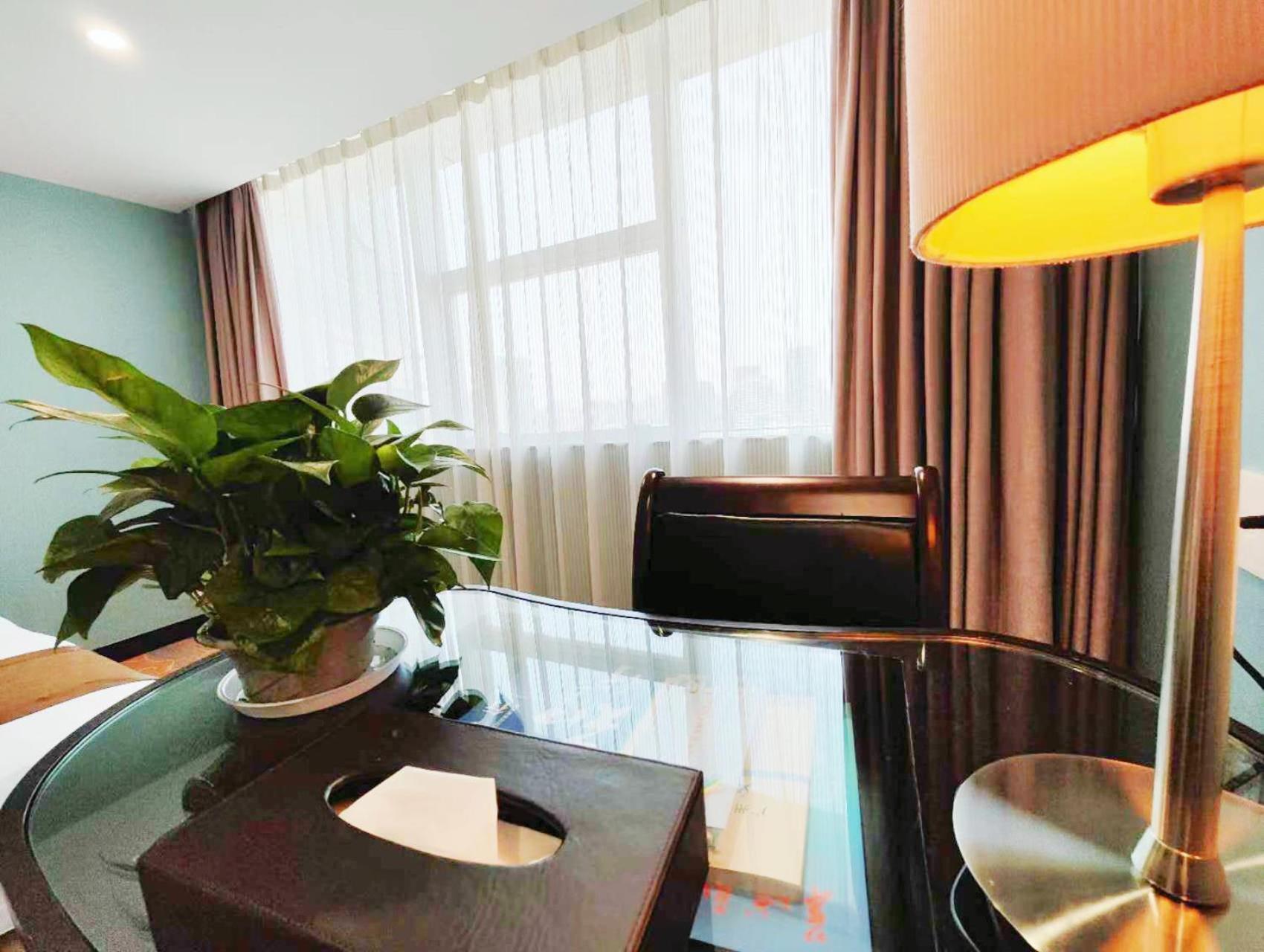 Skyline Plaza Hotel Гуанджоу Екстериор снимка