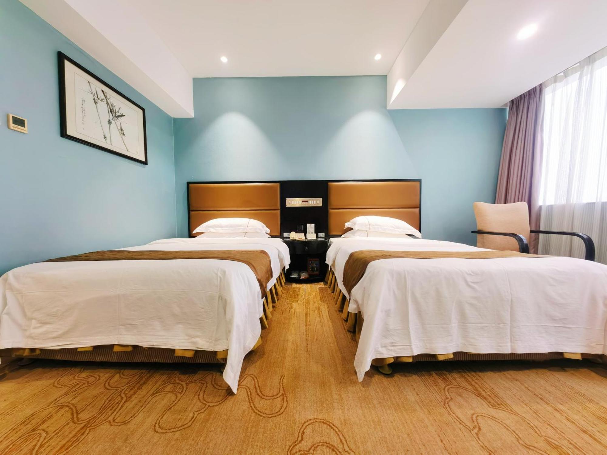 Skyline Plaza Hotel Гуанджоу Екстериор снимка