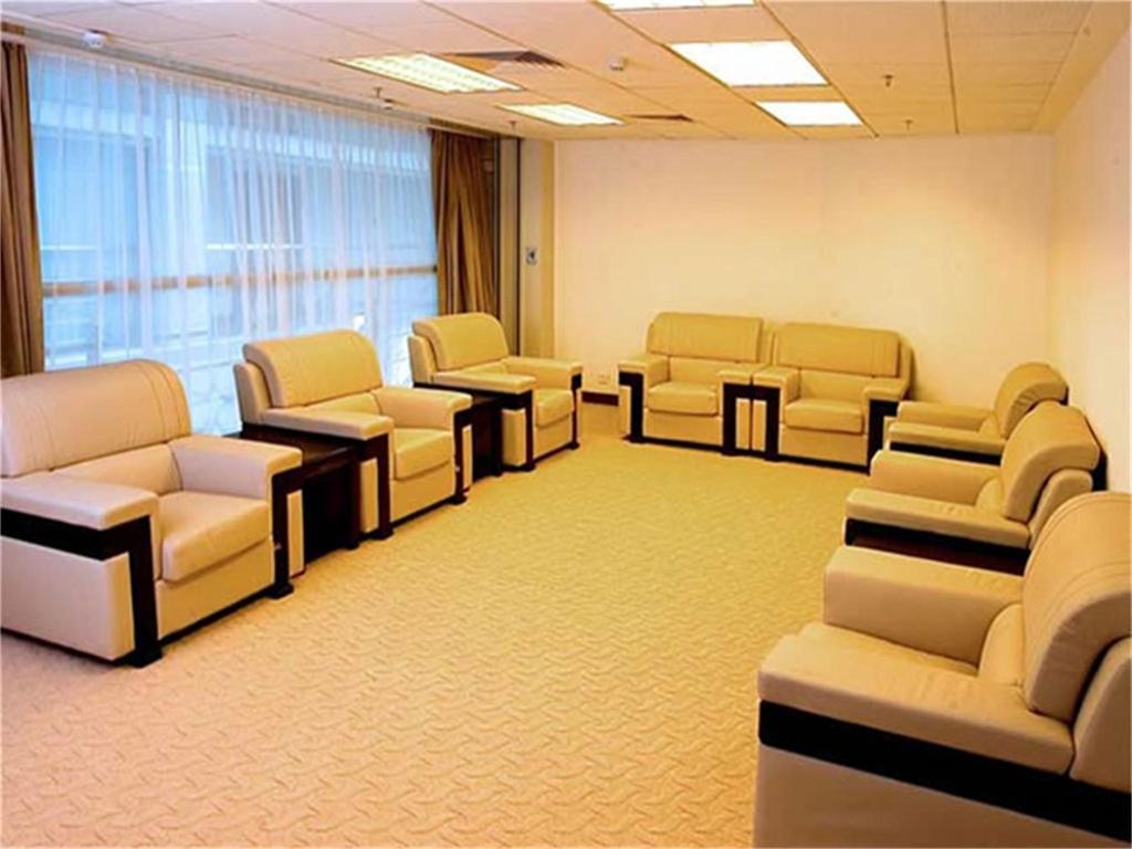 Skyline Plaza Hotel Гуанджоу Екстериор снимка